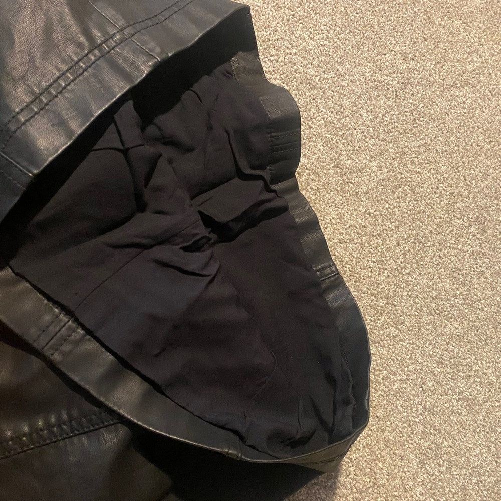 Free People 1veganLeather Mini Skirt Womens 4 Black Excellent Zipper OB583305 - Picture 3 of 7